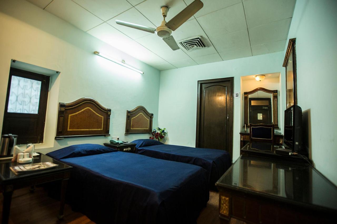 Deep Hotel Lucknow Bagian luar foto