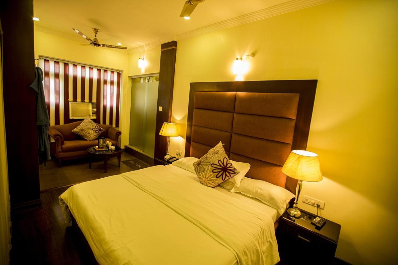 Deep Hotel Lucknow Bagian luar foto